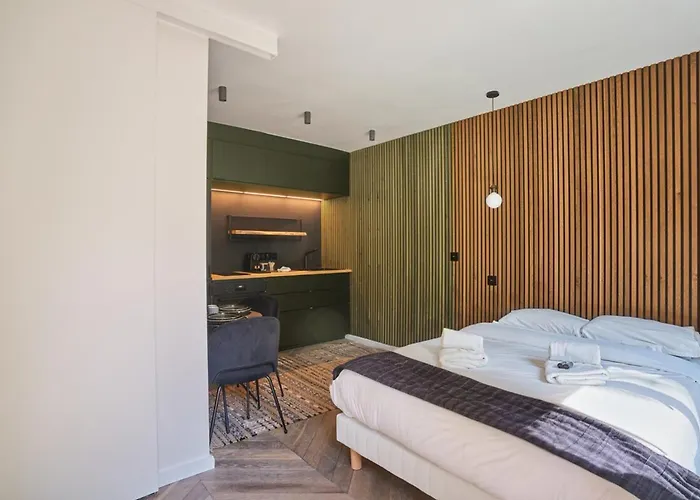 Studio In Neuilly Porte Maillot By Studio Prestige